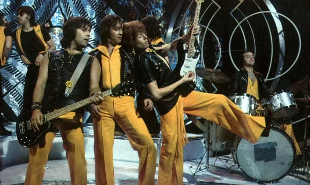 Tiger Feet: Mud’s Absurdly Catchy Corny Hit